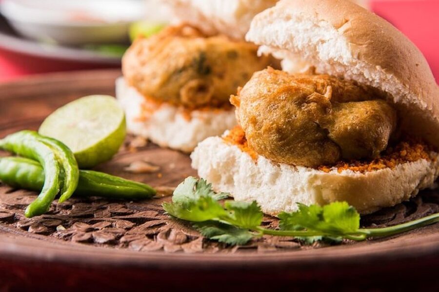 Mumbai: Street Food Crawl - Vada pav, dabeli, bhel, and samosas in the making