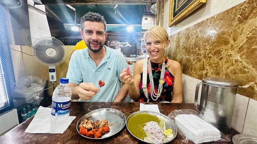 Mumbai: Street Food Tasting Tour - How the guides shape the experience