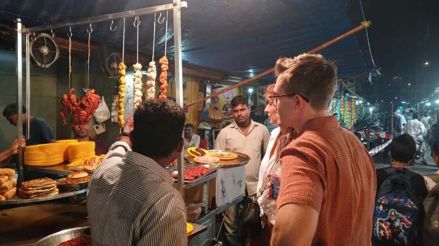 Mumbai Street Food Tour with Evening Bazaar Walk - Who should book this Mumbai food walk?