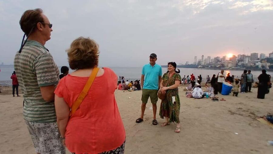 Mumbai Street Food Tour with Evening Bazaar Walk - Why this food tour works so well in Mumbai
