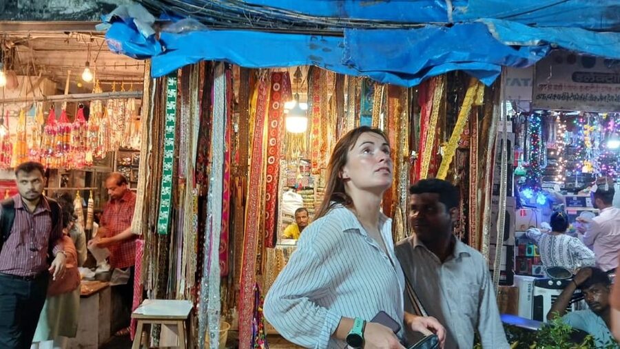 Mumbai Street Food Tour with Evening Bazaar Walk - Practical details that affect your evening