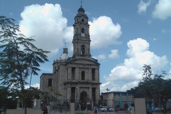 Must-See Walking Tour With A Guide Guadalajara - What the $53.52 price includes