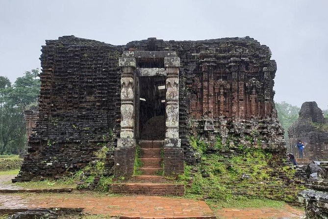 My Son Sunset Trip with Banh Mi and Cruise from Hoi An/ Da Nang - Groups E and F finish the temple visit