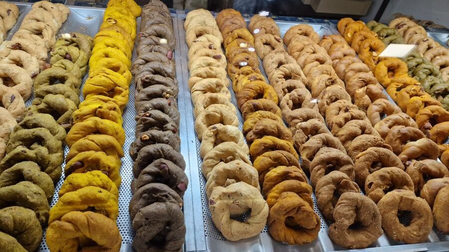 Naples: Culture & Street Food with a Local Guide - Via Toledo and the final street-food run