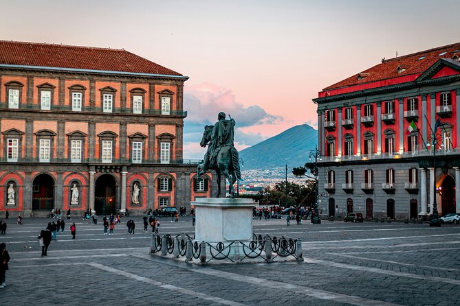 Naples Private Food Walking Tour from Pizza to Limoncello - What the private format changes