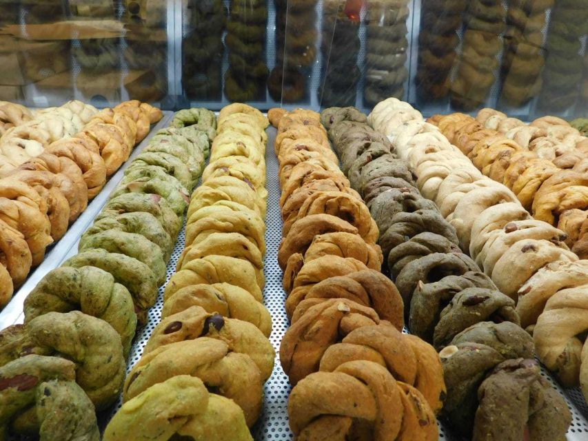 Naples Street Food Scene Tour: Small-Group Tasting Adventure - Pizza a portafoglio in the heart of Naples