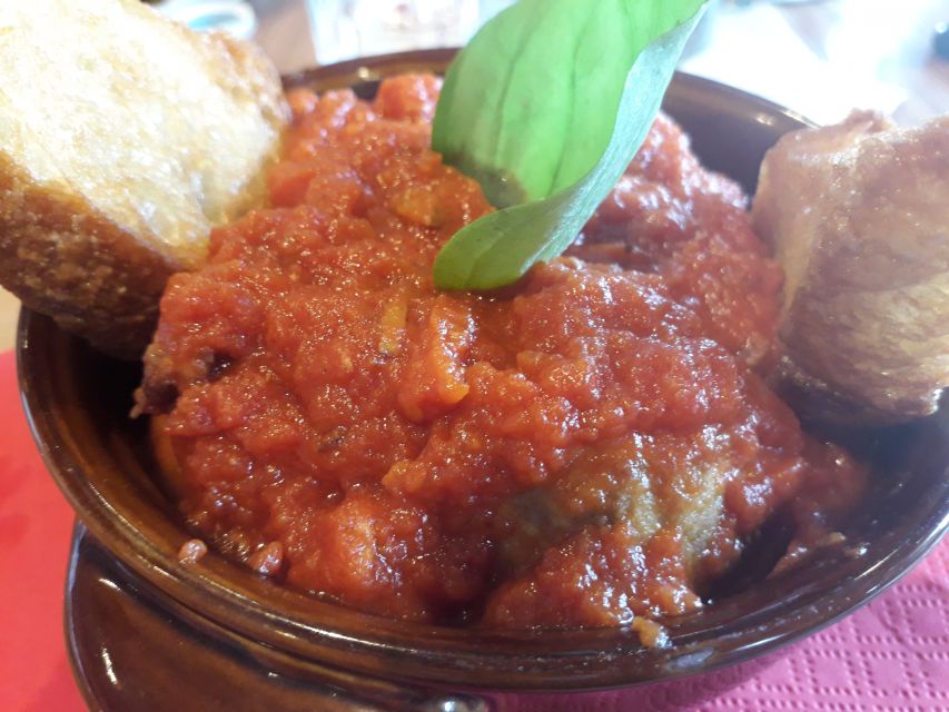 Naples Street Food Scene Tour: Small-Group Tasting Adventure - Santa Chiara and another taste of Naples