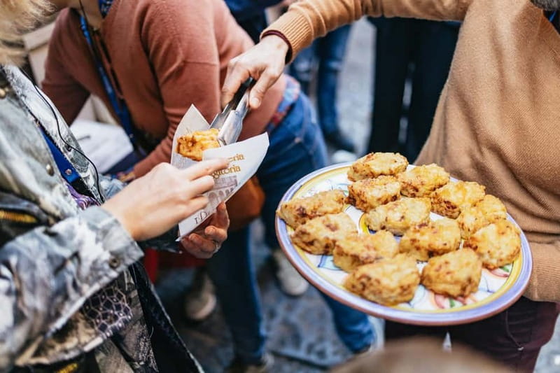 Naples: Street Food Walking Tour with Local Guide - How the guides shape the experience