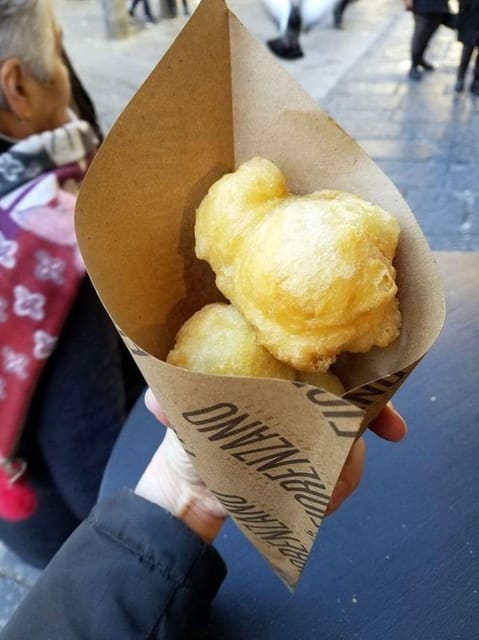 Napoli street food walking tour - Starting at Piazza del Plebiscito and Gran Caffè Gambrinus