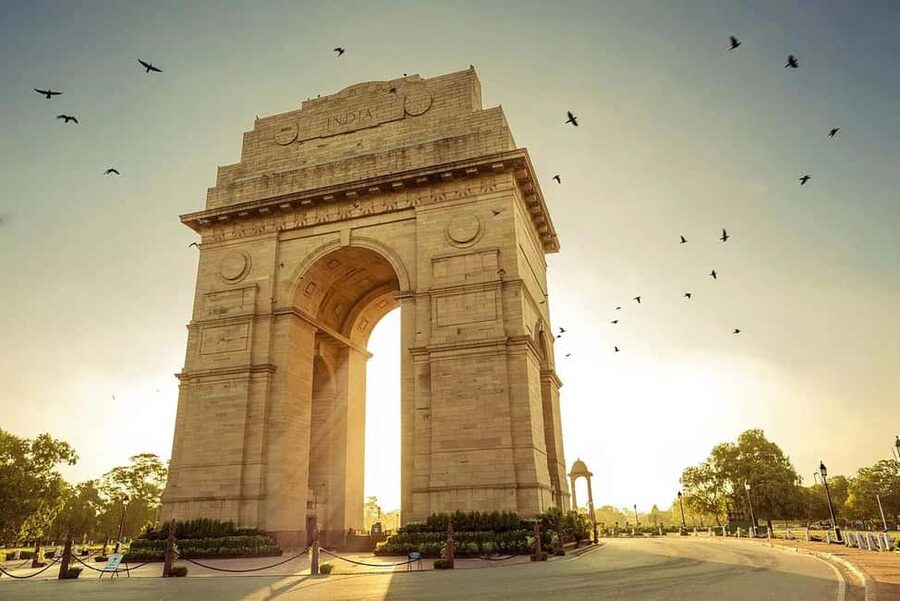 New Delhi: Local Evening Tour with Indian Street Food - Key points to know before booking
