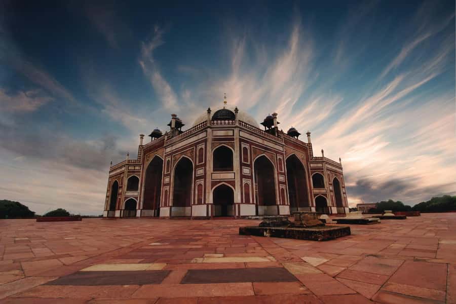 New Delhi Night Life Tour with Street Food - Guides who shape the evening