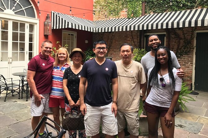 New Orleans Food Walking Tour of the French Quarter with Small-Group Option - Standard Group or Small Group of 13?
