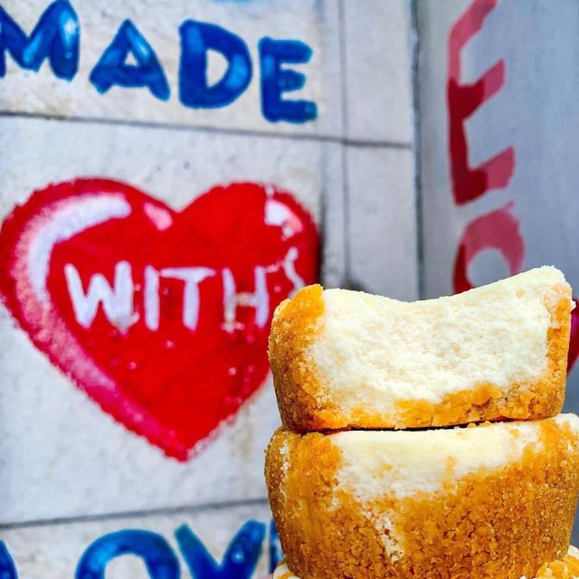 New York City: Food Walking Tour of Chinatown & Little Italy - Chinatown’s roast pork and bakery traditions