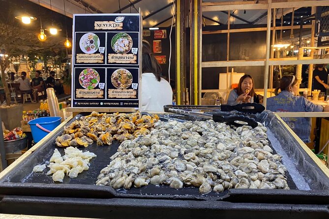 Night life in Bangkok - Jodd Fairs Train Night Market(Joint) - Shopping, souvenirs, and what not to expect