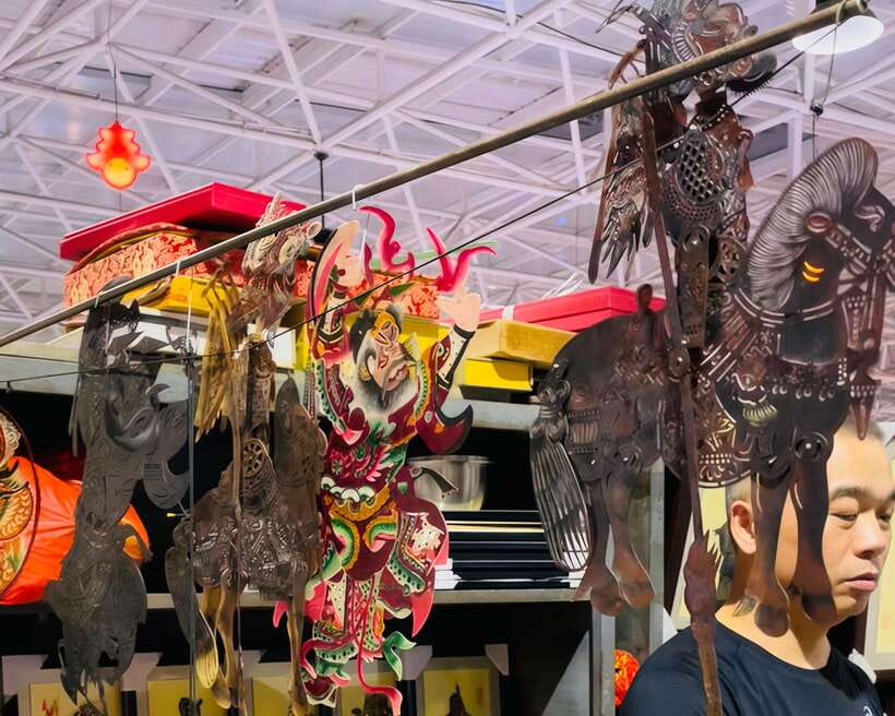 Night Market Haggling Adventure with an English Guide! - Bargaining without guesswork