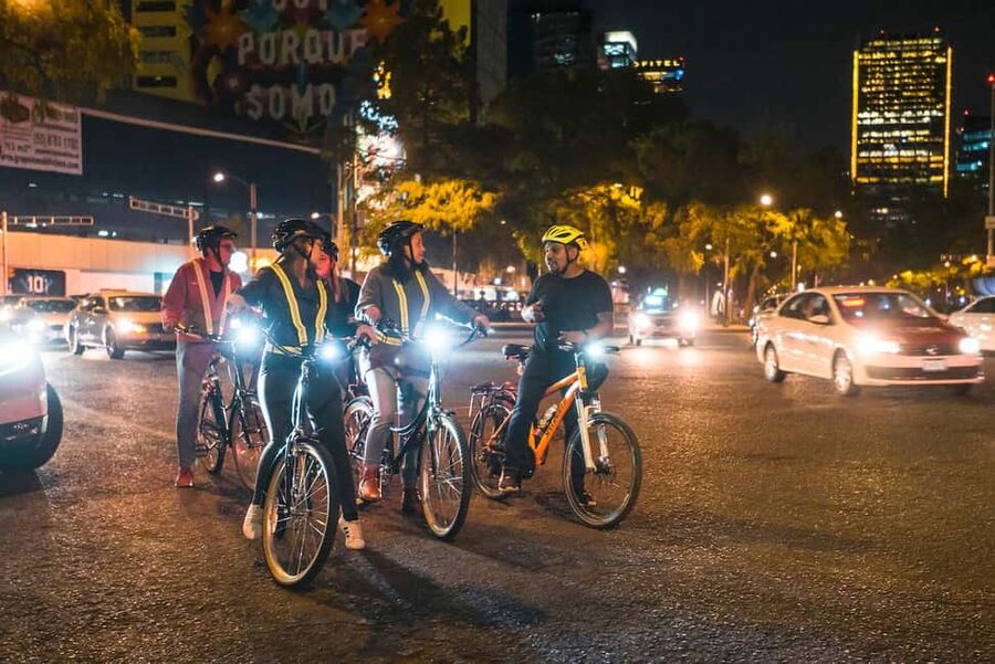 Night Street Food Bike Tour Mexico City - Meeting at Tortas Al Fuego in Condesa