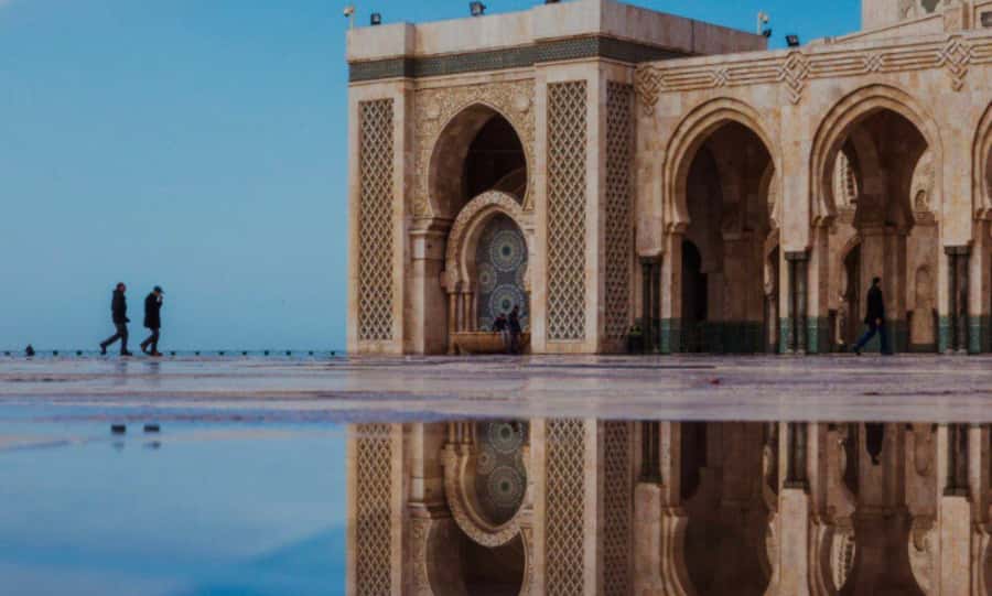 Night Tour of Casablanca with Street Food Tasting - Hassan II Mosque in evening light