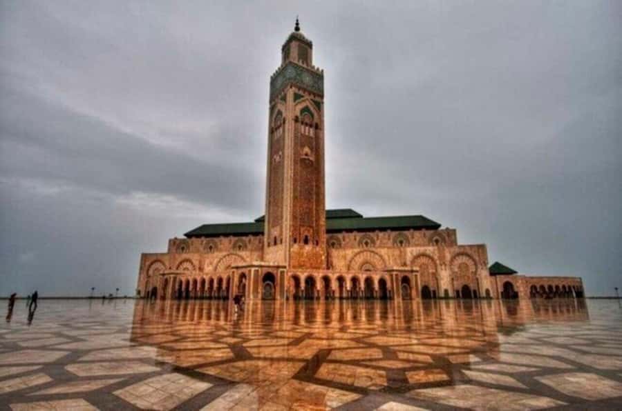 Night Tour of Casablanca with Street Food Tasting - Maarif and Casablanca’s modern center