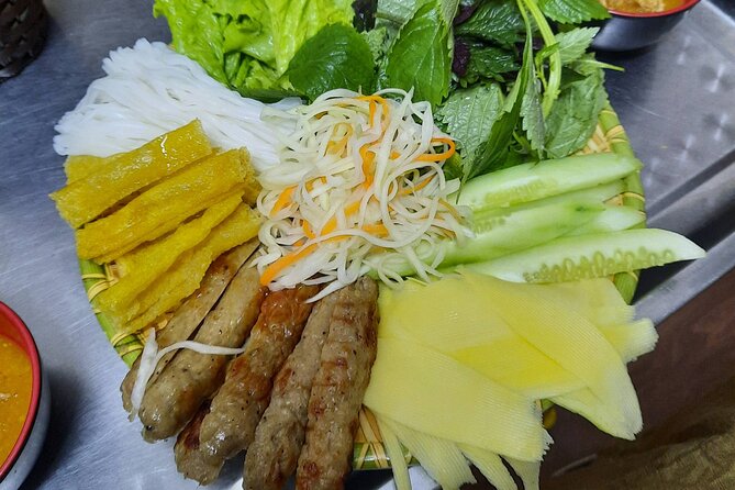 No Diet Club - Local food tour in Hanoi with many tastings ! - A small group capped at 10 people