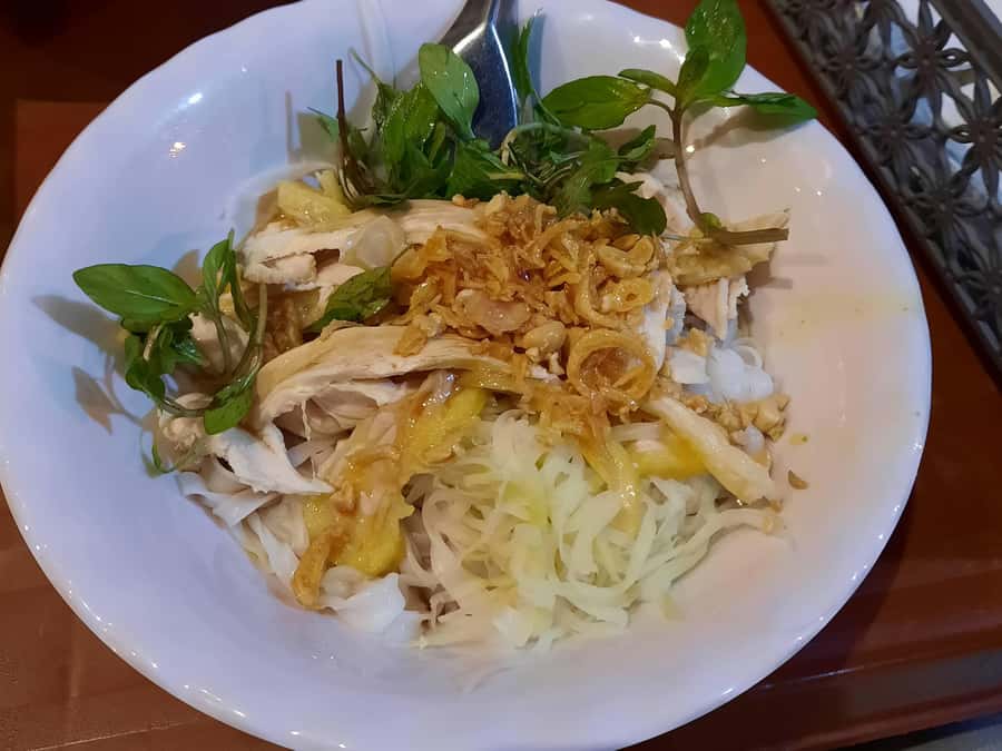 No Diet Club - Local food tour in Hanoi with many tastings ! - Who will enjoy it most