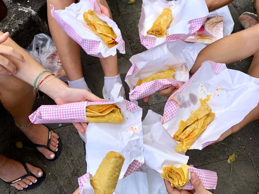 No Diet Club - Unique local Food in St Denis (La Réunion) - From Barachois into Saint-Denis