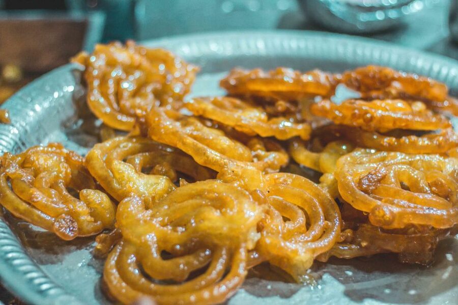 Old Delhi: 3-hour Street Food Tour - Raj kachori and the pleasure of messy food