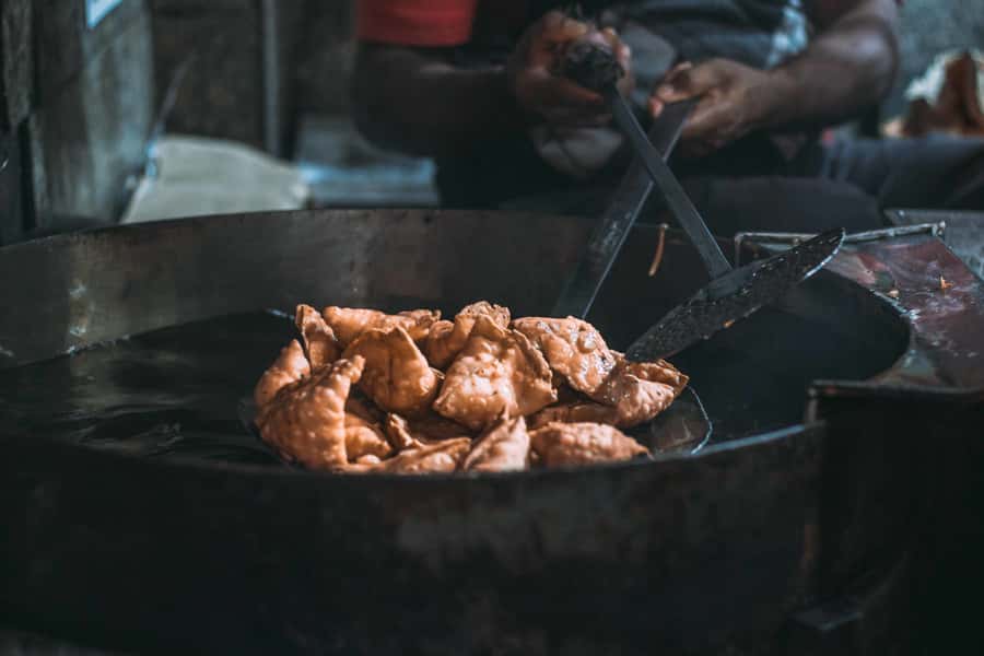 Old Delhi: 3-hour Street Food Tour - Kulia ki chaat and the unusual fruit sandwich