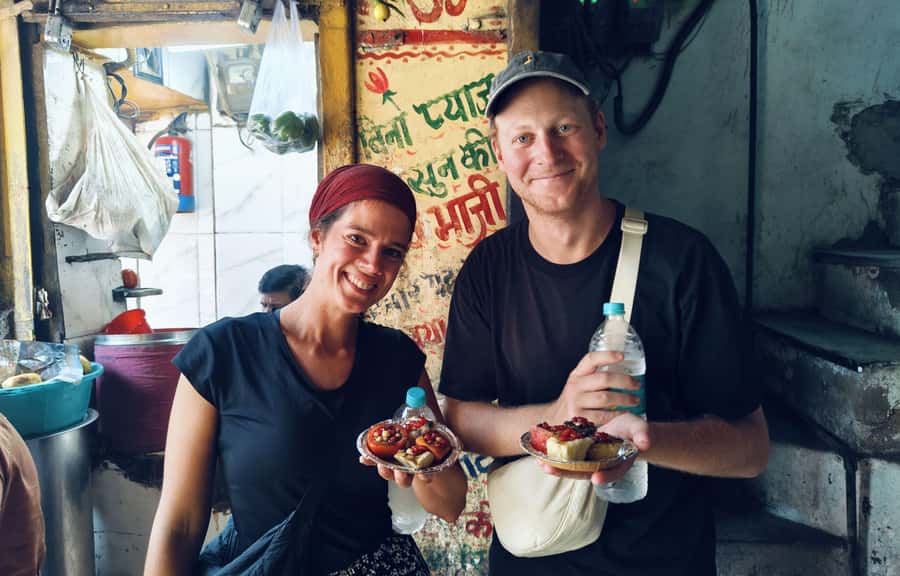 Old Delhi: 3-hour Street Food Tour - Gurudwara Sis Ganj and the meaning of community food