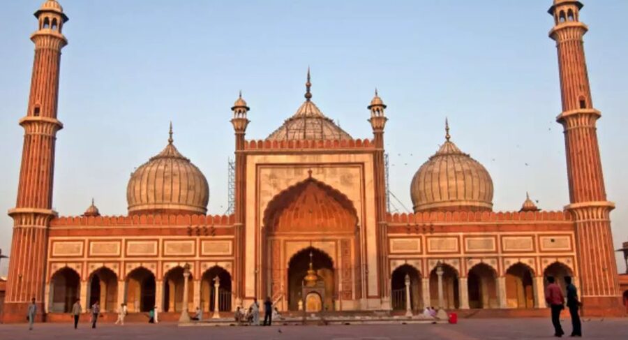 Old Delhi: Chandni Chowk Tour with Tuk Tuk Tea and snacks - Why a tuk-tuk is the right way into Old Delhi