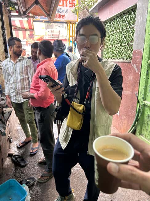 Old Delhi Famous Private Street Food & Tuk-Tuk Tour - What the food tasting covers