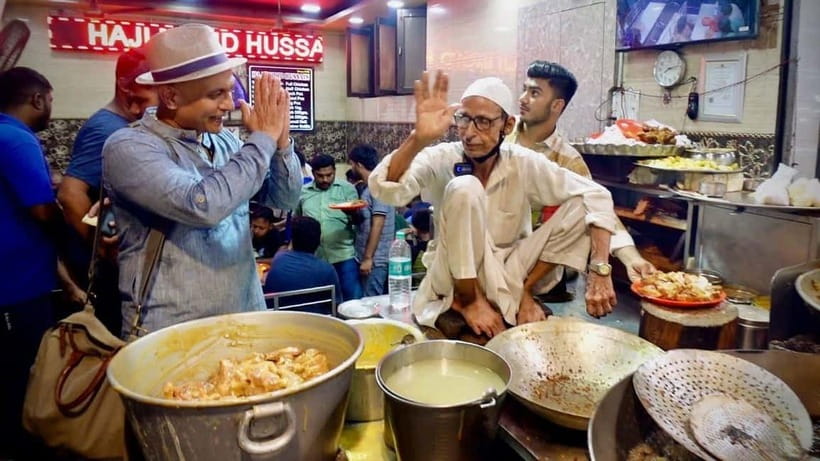 Old Delhi: Private Tour of Chandni Chowk, Tuk Tuk & Food - Street food with a local guide