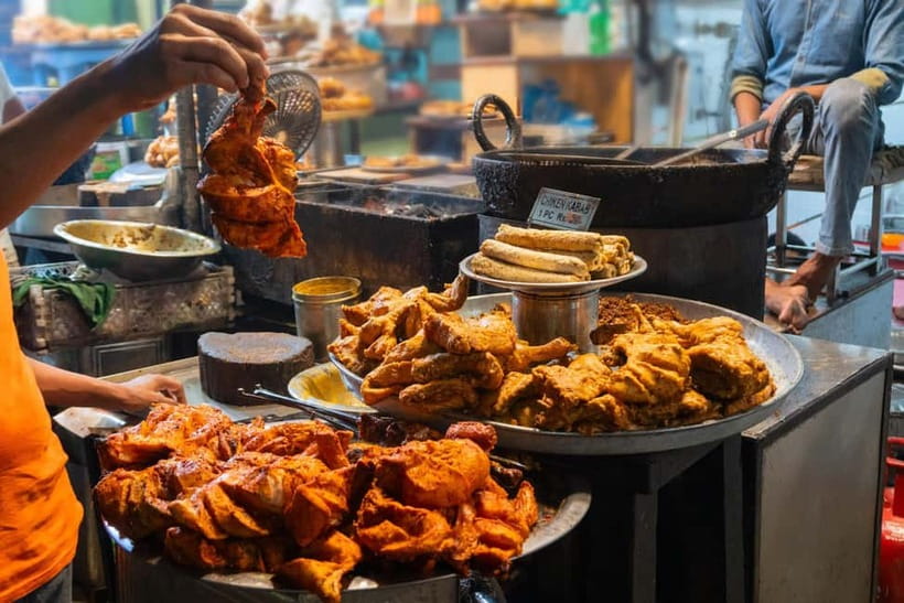Old Delhi: Private Tour of Chandni Chowk, Tuk Tuk & Food - Jama Masjid: begin with Mughal Delhi