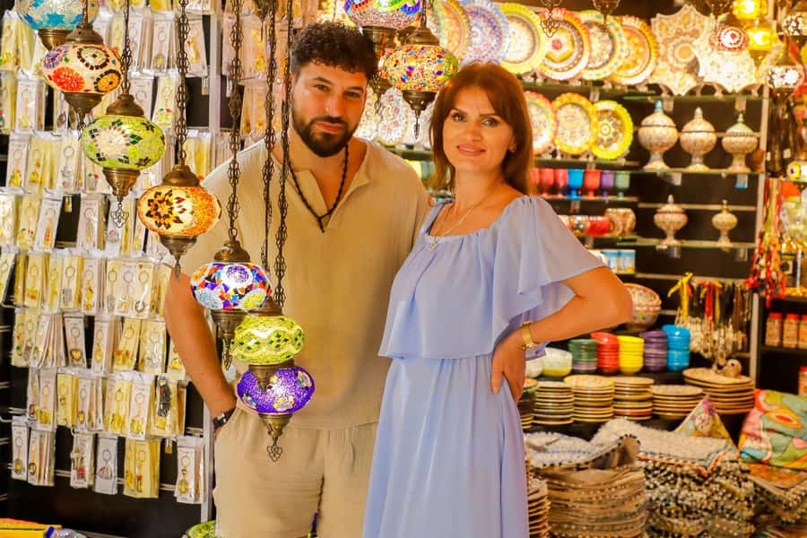 Old Dubai Guided Tour With Photographer: Souks & Street Food - Key points at a glance