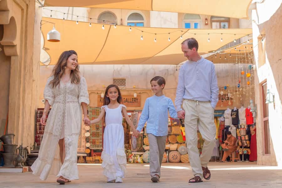 Old Dubai Guided Tour With Photographer: Souks & Street Food - Guide quality and group size