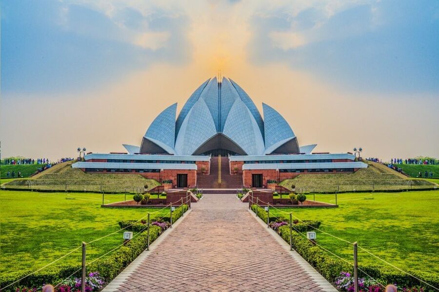Old & New Delhi Private Day Tour with Expert Guide - Akshardham Temple and the Monday closure