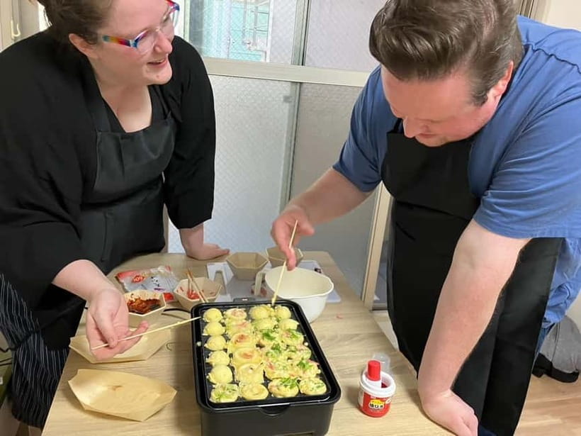 Osaka : Cooking Class Okonomiyaki & Takoyaki course in Nanba - Ninety minutes of hands-on cooking