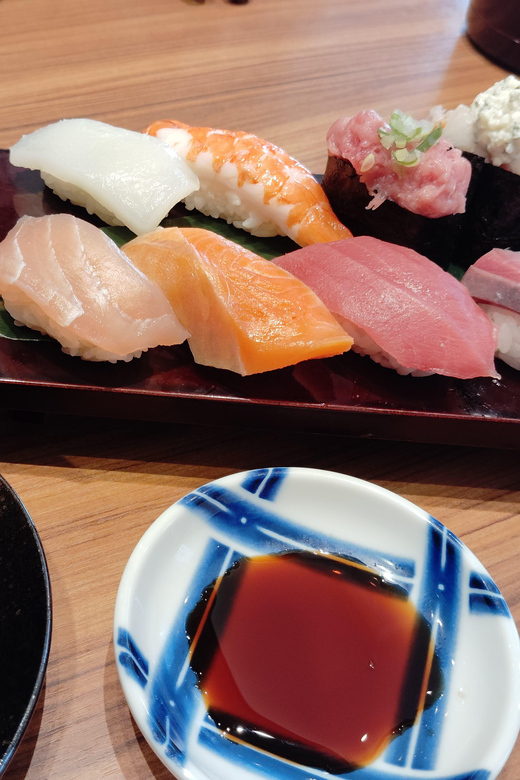 Osaka: Kuromon Market 1.5-Hour Seafood & Street Food Tour - Practical details that affect your choice
