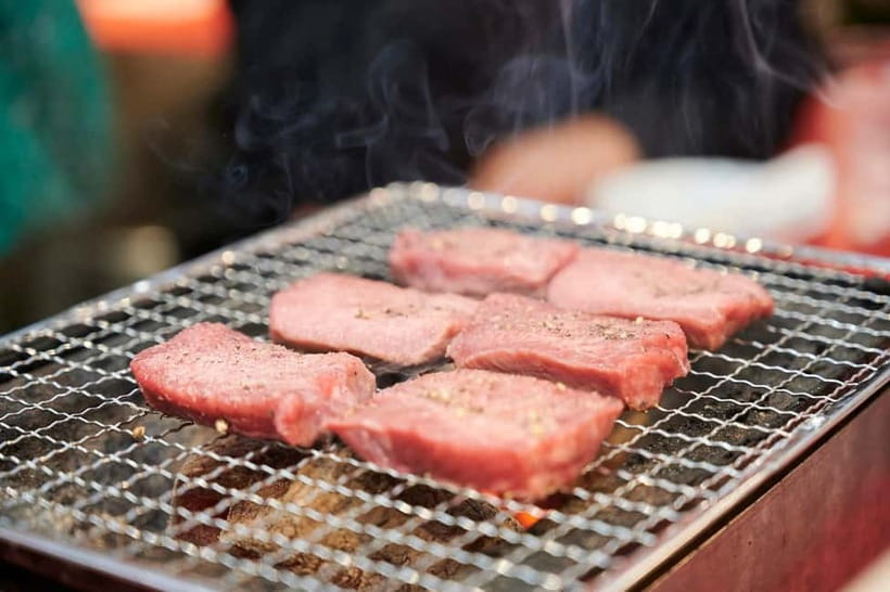 Osaka: Kuromon Market 1.5-Hour Seafood & Street Food Tour - Who will enjoy this market walk?