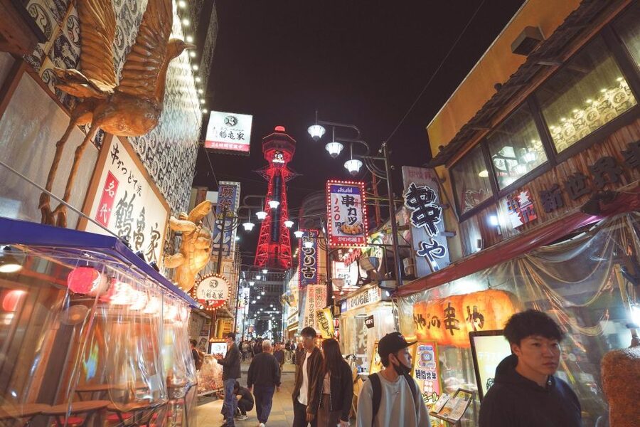 Osaka: Local Foodie Tour in Dotonbori and Shinsekai - Six kushikatsu skewers in the old neighborhood