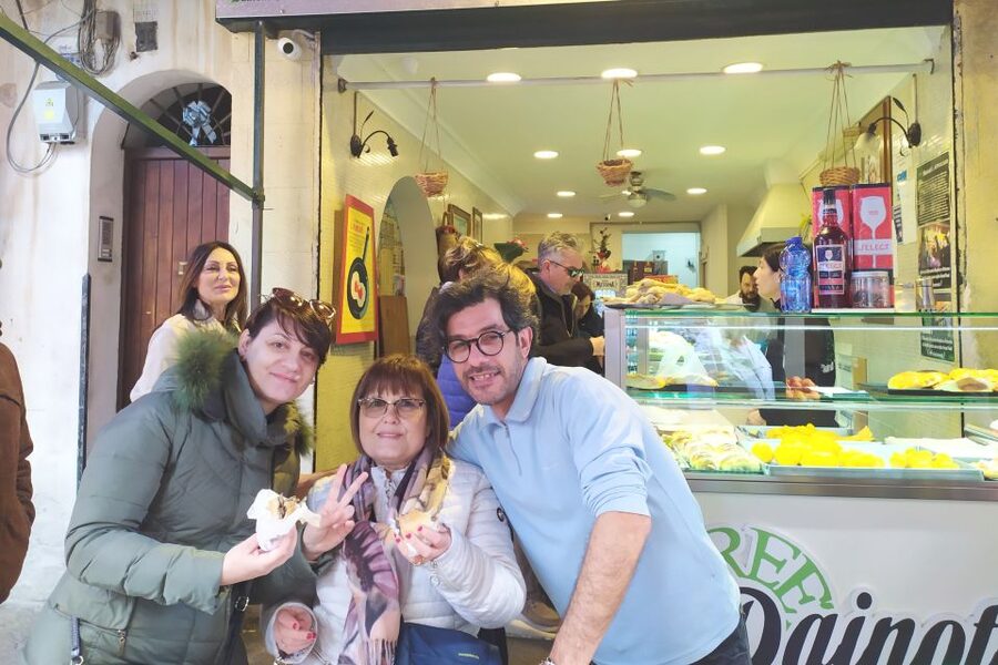 Palermo: City Walking Tour & Street Food Tasting with Drink - The Cathedral, Quattro Canti, and Pretoria Fountain