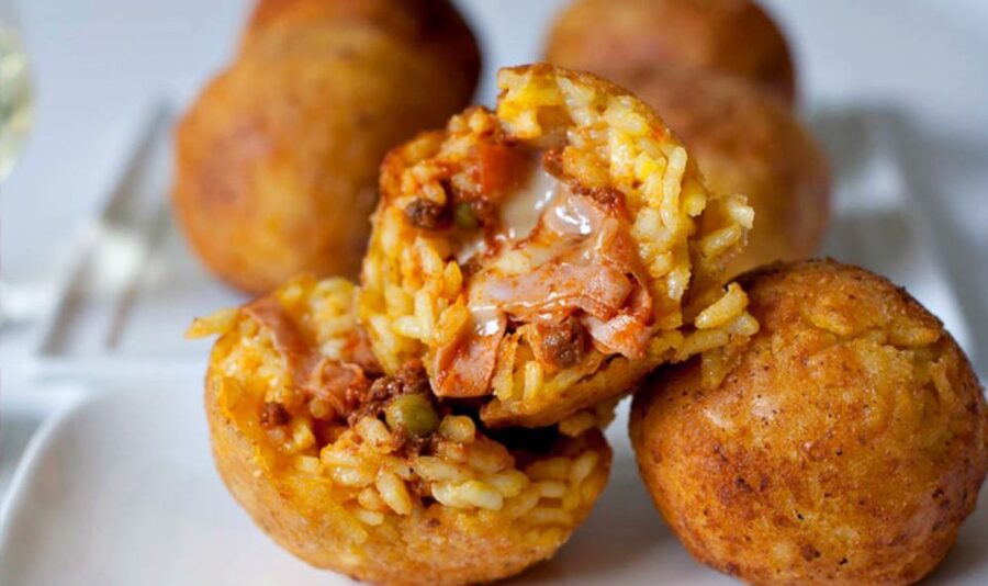 Palermo: Street Food Tour - Teatro Massimo and Via Maqueda