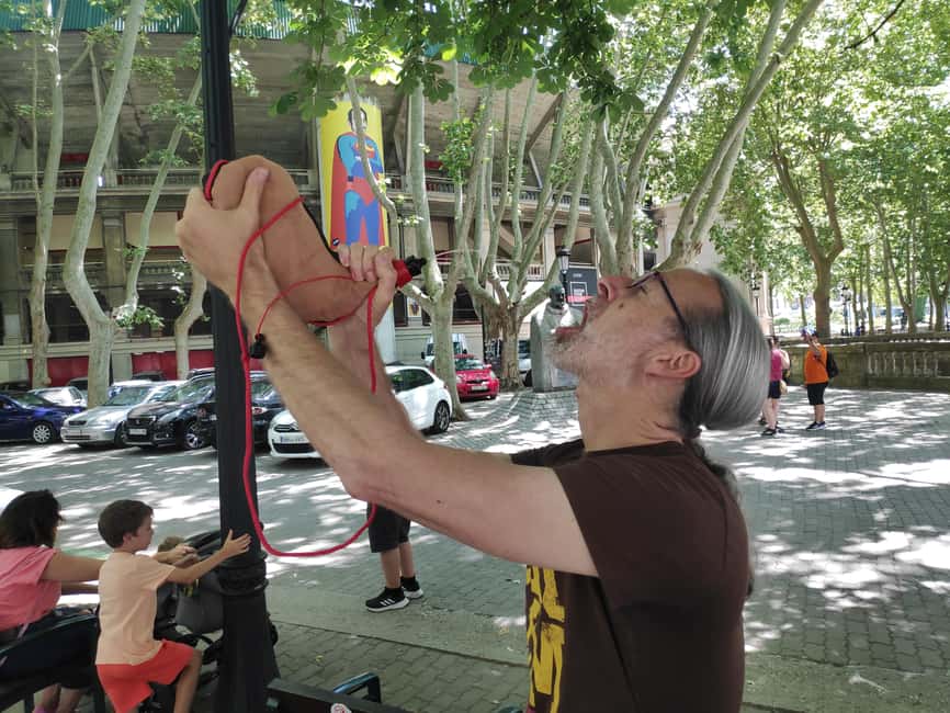 Pamplona: Walking Tour with Churros Tasting and Coffee Break - Hemingway, pintxos, and what to do next