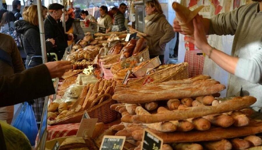 Paris: Food Market Tour in Bastille - Two sides of Aligre Market