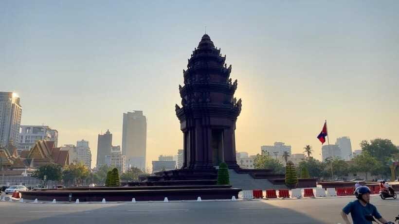 Phnom Penh: Authentic Walking Food Tour with Local Guide - Green fish curry and the flavors of Khmer cooking