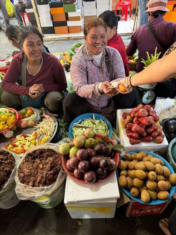 Phnom Penh's Ultimate Street Food Tour by Tuk Tuk - Independence Monument finishes the main food route