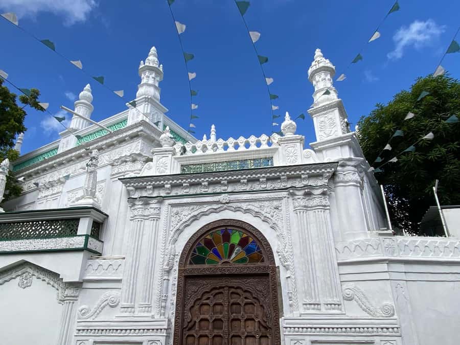 Port Louis: Private Guided Tour and Street Food Tasting - Caudan Waterfront, a polished final stop