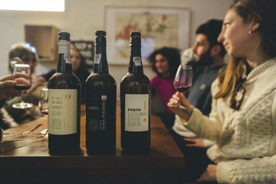 Porto: Evening Local Food Crawl with Drink Pairings - Who should book this food crawl
