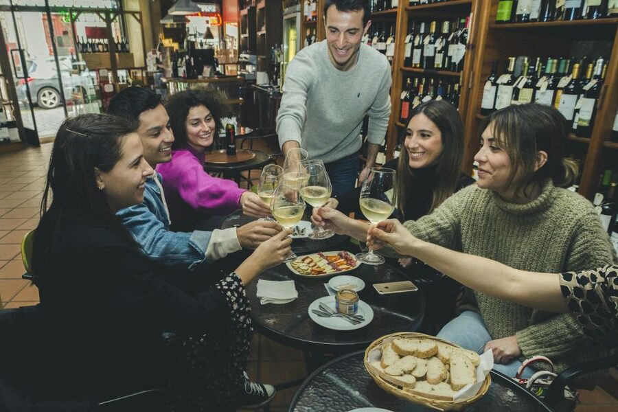 Porto: Evening Local Food Crawl with Drink Pairings - Why this food walk works so well in Porto