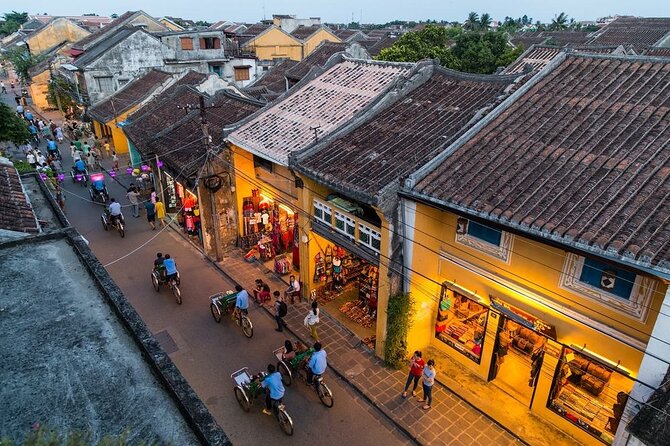 Private Boat Ride, Night Market, and Walking Tour in Hoi An - Pausing at the 400-year-old Japanese Covered Bridge