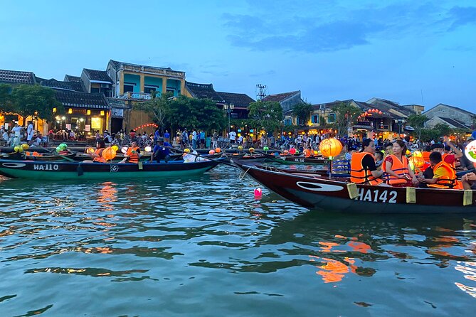 Private Boat Ride, Night Market, and Walking Tour in Hoi An - Spending an hour at Hoi An Night Market